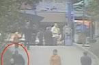 老人摔倒45人路过无人扶