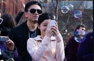 盘点世界上的女人之最:一人4条腿 屁股大得能