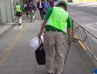 跟随东京控烟巡逻员步行10000步
