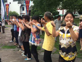 浙江现300米长面条 可供百人同吃