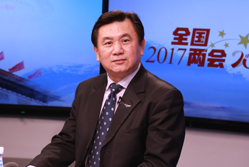 中国民用航空局党组书记、局长冯正霖在做客人民网强国论坛