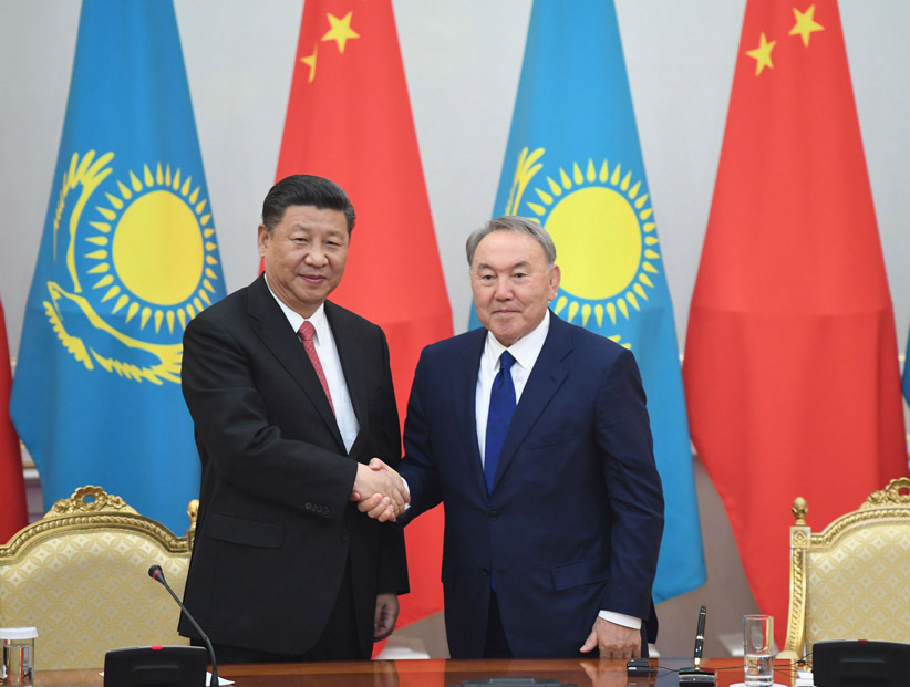习近平同纳扎尔巴耶夫举行会谈并签署两国联合声明 （新华社记者 吴晓凌 摄）