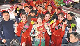 沈阳：“高铁联欢”温暖回家路
