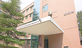 @高考学子，我在新传学院等你