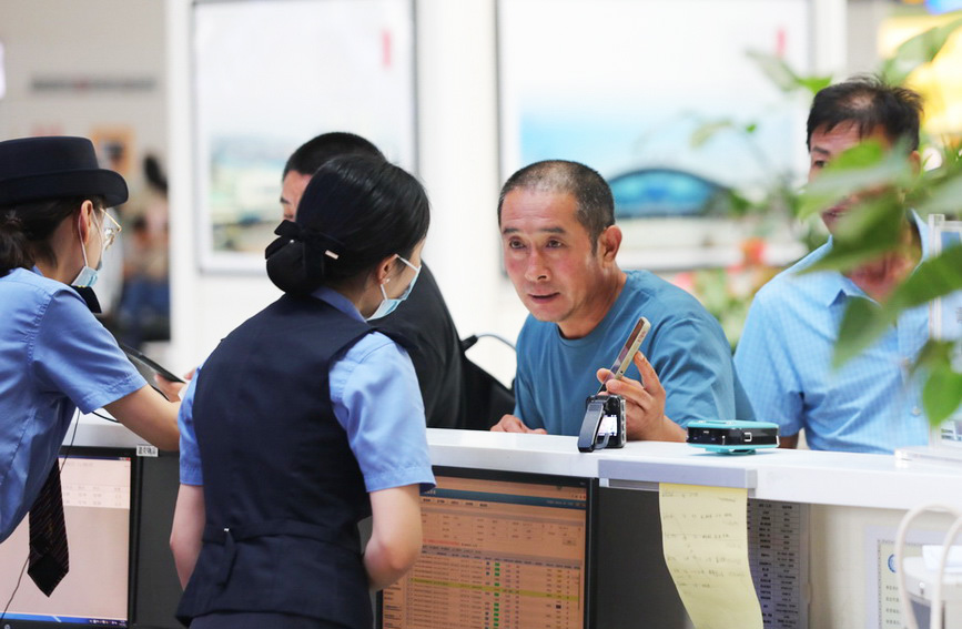 暑运过半 长三角铁路发送旅客超8100万