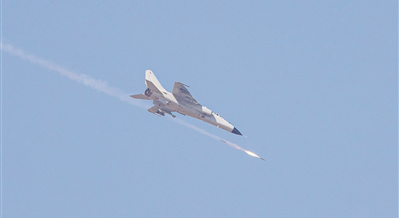 空军航空兵某旅组织地靶实弹训练