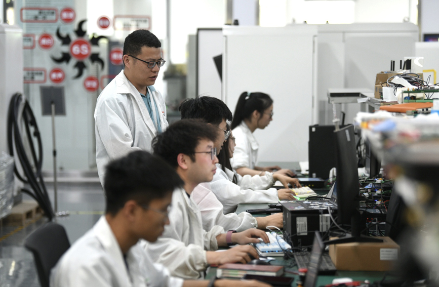 “行进中国”调研行 创新陕西丨一群认真“