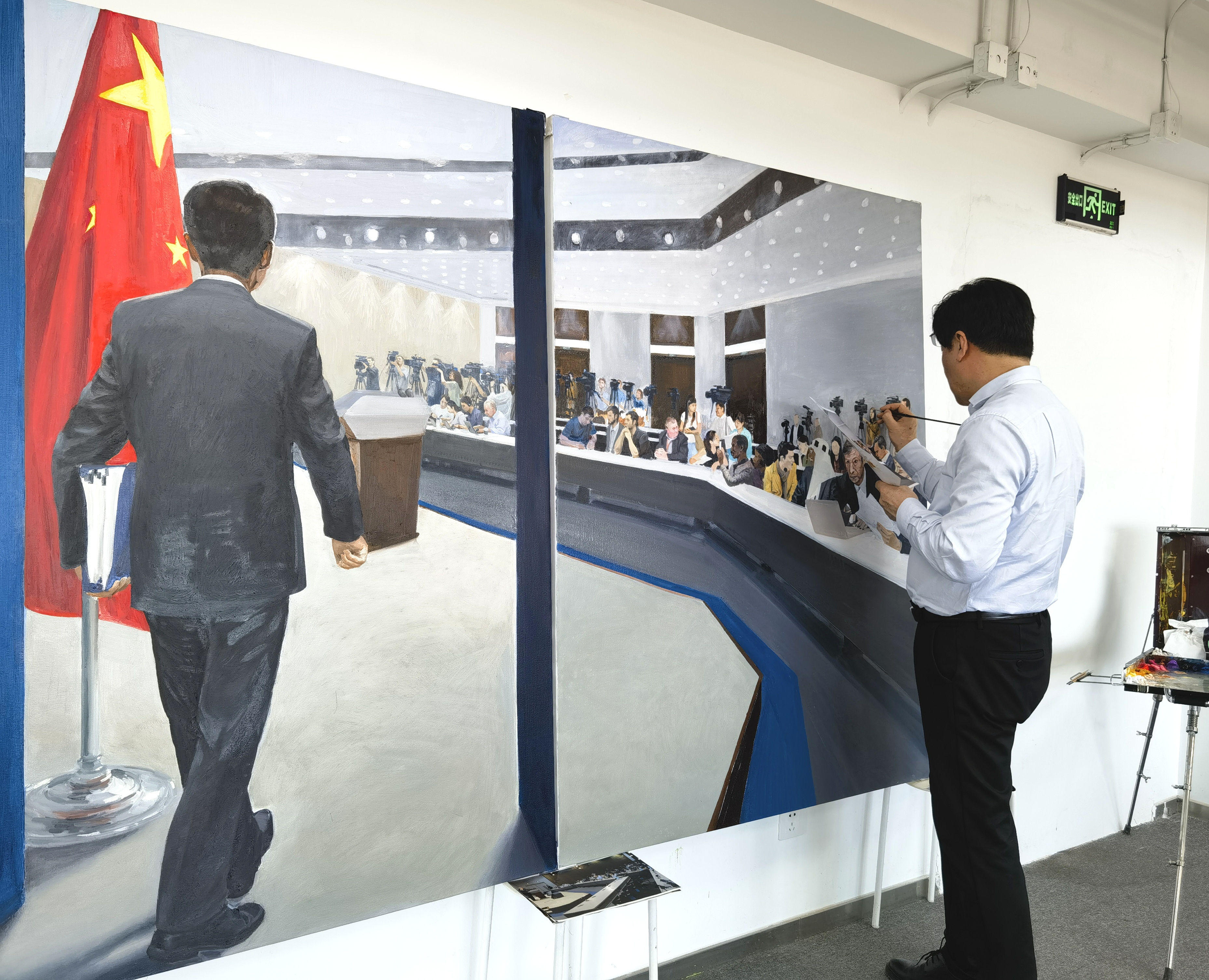 《蓝厅——面向世界的舞台》布面油画作品创作过程