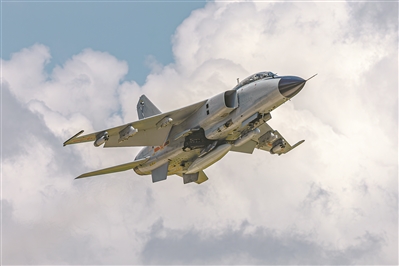 MAIN172973078399955D2KR554N.jpg