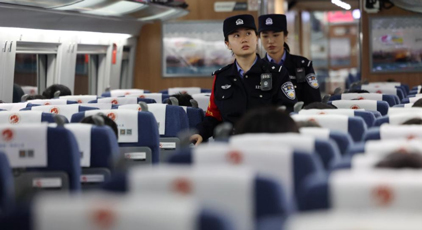 “铿锵玫瑰”护旅途