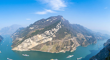 长江三峡航运忙