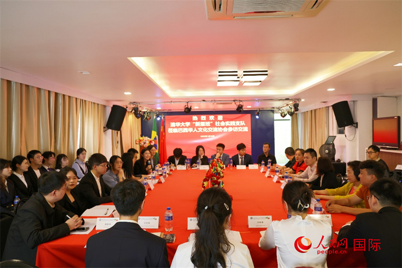 在座谈会自由交流环节,支队成员踊跃提问。人民网记者 陈海琪摄 在座谈会自由交流环节,支队成员踊跃提问。人民网记者 陈海琪摄