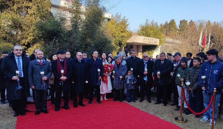 中古两国代表出席纪念活动。古巴驻华大使馆供图 中古两国代表出席纪念活动。古巴驻华大使馆供图