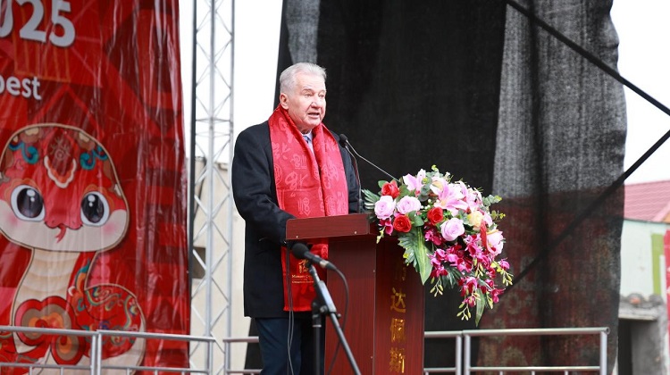 匈牙利国会副主席雅高布致辞。中国驻匈牙利大使馆供图。 匈牙利国会副主席雅高布致辞。中国驻匈牙利大使馆供图。