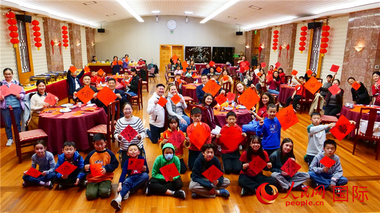 威廉兰德小学师生活动现场合影。李鑫江摄 威廉兰德小学师生活动现场合影。李鑫江摄