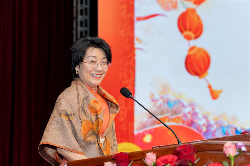 中国驻老挝大使方虹在2025年新春招待会上发表致辞。中国驻老挝大使馆供图 中国驻老挝大使方虹在2025年新春招待会上发表致辞。中国驻老挝大使馆供图