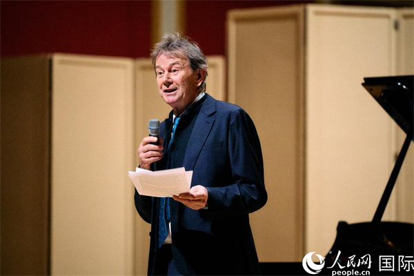 英中了解协会会长迈克尔·伍德致辞。 杨浩鹏摄 英中了解协会会长迈克尔·伍德致辞。 杨浩鹏摄