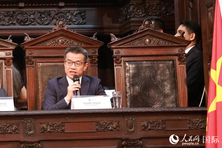 中国—巴西企业家委员会中方主席、中海油巴西公司总经理黄业华在活动中致辞。人民网记者 陈海琪摄 中国—巴西企业家委员会中方主席、中海油巴西公司总经理黄业华在活动中致辞。人民网记者 陈海琪摄