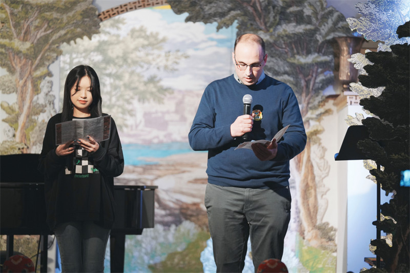 罗马孔院新闻:诗意传春韵 中意共佳音_罗马大学孔子学院举办第三届中国古代诗歌朗诵会暨春节活动 中意诗歌吟诵5 罗马孔院新闻:诗意传春韵 中意共佳音_罗马大学孔子学院举办第三届中国古代诗歌朗诵会暨春节活动 中意诗歌吟诵5