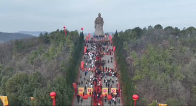 河南南阳：医圣山下传中医薪火
