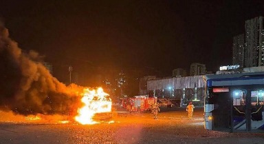 以色列中部多地发生公交车爆炸事件