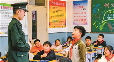 进一步抓好雷锋学校创建工作