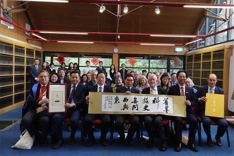 《宋画全集》亮相剑桥大学李约瑟研究所。主办方供图 《宋画全集》亮相剑桥大学李约瑟研究所。主办方供图