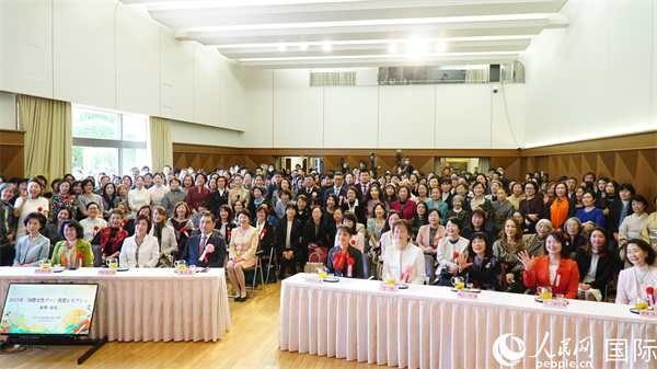 “敦煌·巡礼”主题国际妇女节招待会20日在大使馆举办。人民网 蒋晓辰摄