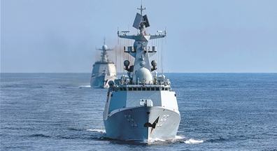 海軍某支隊組織艦艇編隊航行訓練