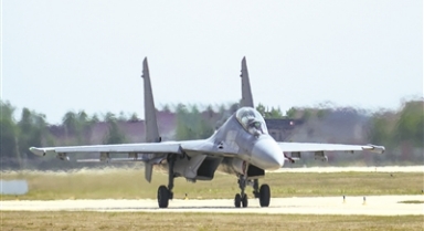 空军航空兵某旅组织飞行训练