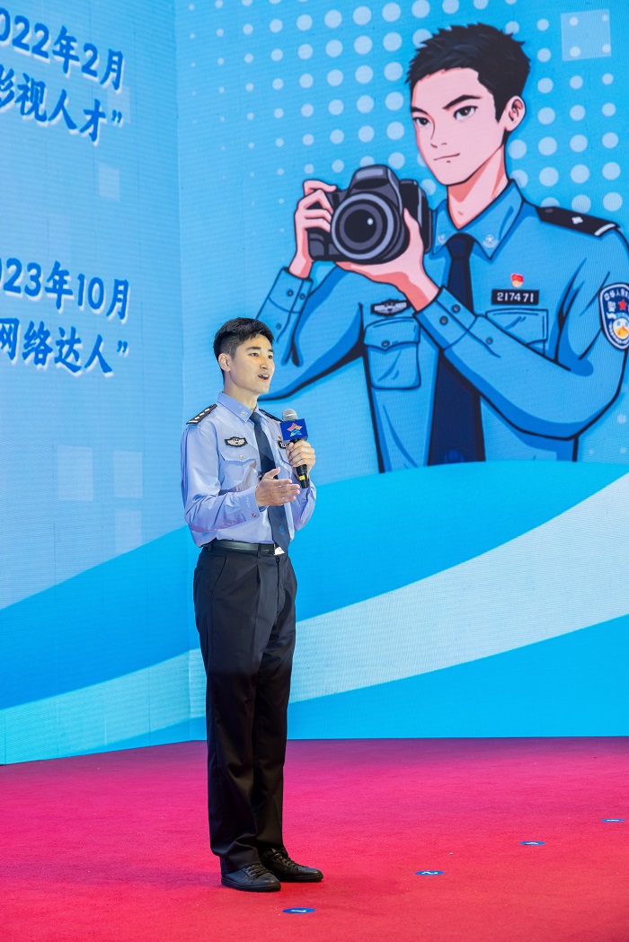 “连警小哥”单禹齐分享《我是“连警小哥”》 “连警小哥”单禹齐分享《我是“连警小哥”》