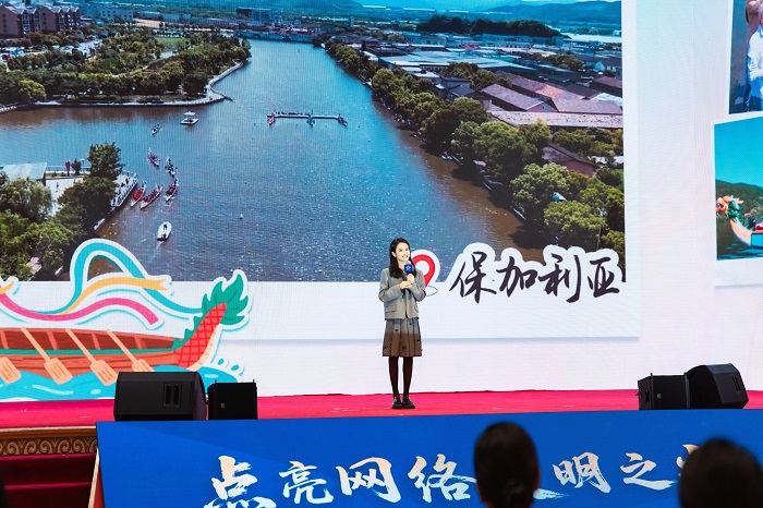 果小桃分享《照亮乡土,连接世界》 果小桃分享《照亮乡土,连接世界》