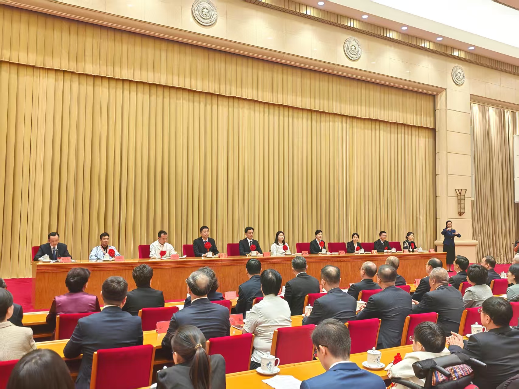 第七次全国自强模范暨助残先进事迹首场报告会现场。 人民网记者 王子锋摄 第七次全国自强模范暨助残先进事迹首场报告会现场。 人民网记者 王子锋摄