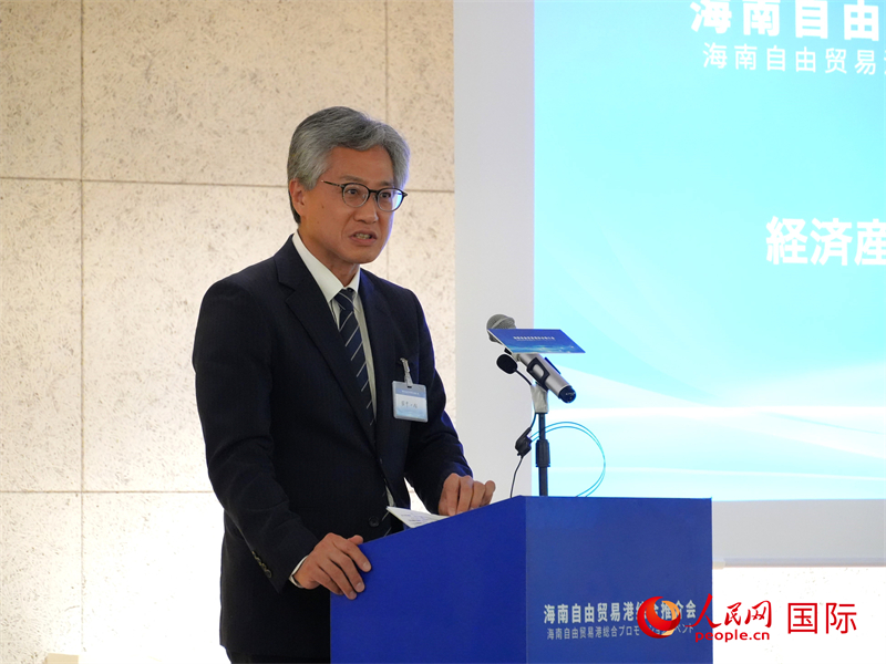 日本经济产业省通商政策局审议官田中一成致辞。人民网 许可摄 日本经济产业省通商政策局审议官田中一成致辞。人民网 许可摄