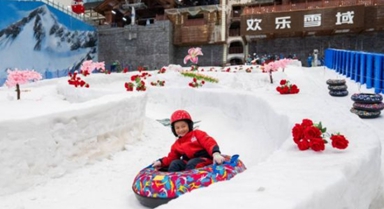 湖南：冰雪中躲避高温红色预警