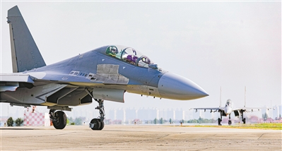 空军航空兵某旅开展飞行训练