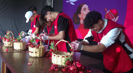 在阿塞拜疆“石榴之乡”感受非遗庆典