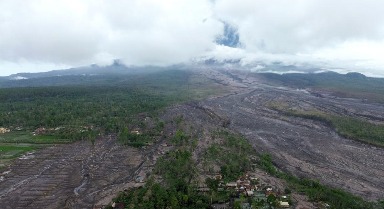 印尼塞梅鲁火山喷发之后