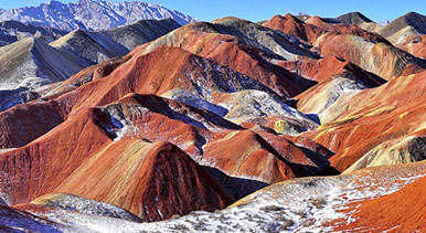 甘肅張掖:雪浴丹霞