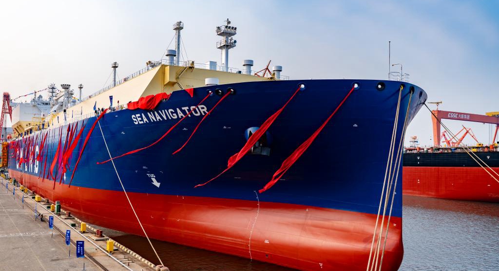 我国造LNG船“海瀚”轮在大连交付