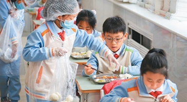 北京市推进校园餐改革