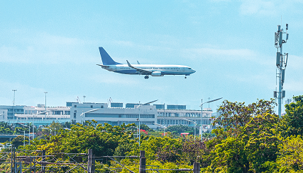 航空业净零碳排放目标坚定挑战仍存
