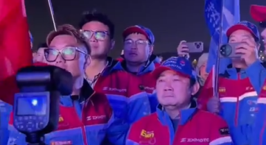 投资张雪第一人，他为什么敢？