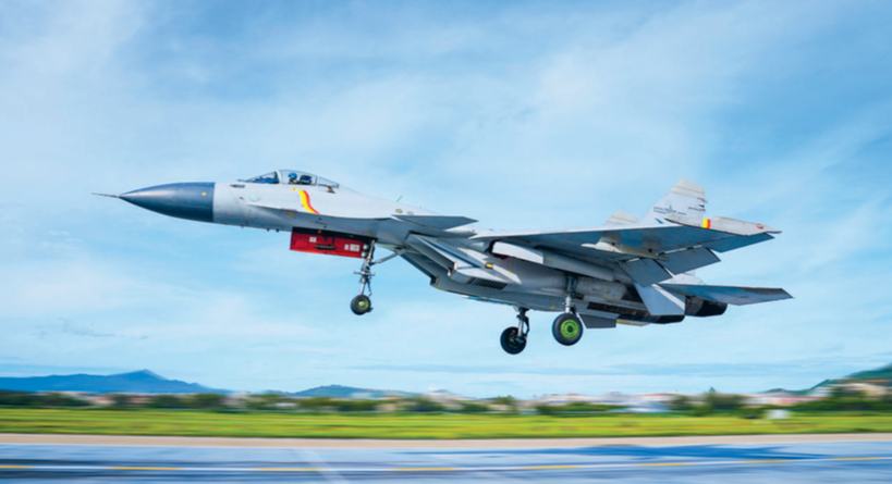 海军航空兵某部开展飞行训练