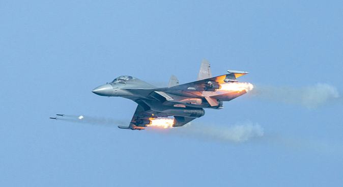 空军航空兵某旅组织实弹射击训练