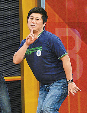 胡瓜 戴 罪复工 准女婿被爆性侵犯AV女优