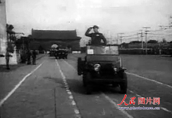 世纪回眸:1949年新中国开国大典上的大阅兵 之