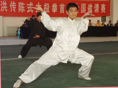 全国各地太极拳高手齐聚泰山切磋技艺--人民网