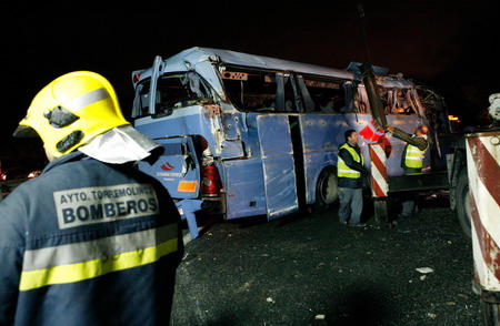 西班牙:车祸造成40多名芬兰游客伤亡