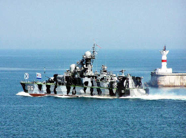 组图:SS-N-22日炙反舰导弹装填全过程 (7)